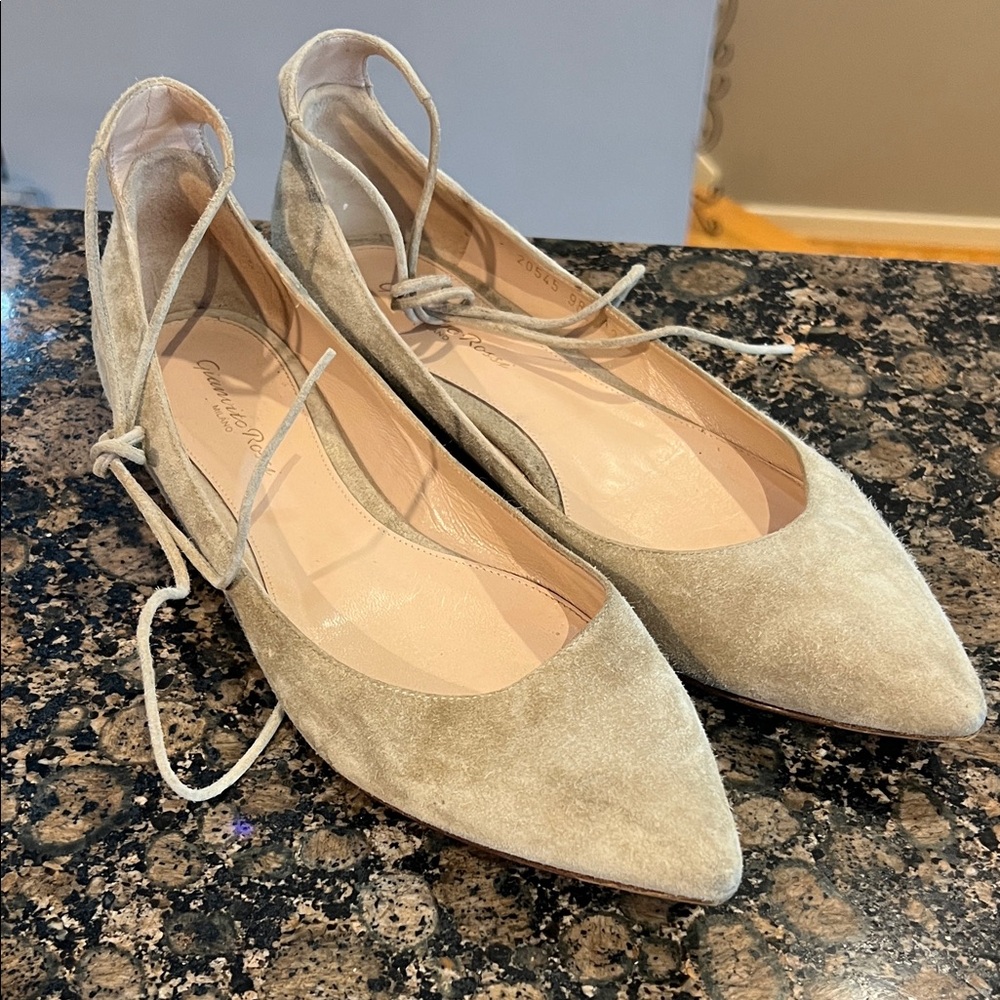 Gianvito Rossi Beige Suede Flats sz 39/9